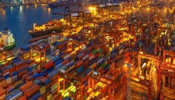 shutterstock_238294972 - container port